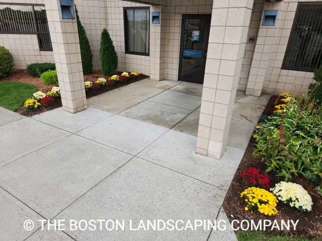 work photo from thebostonlandscapingcompany.com