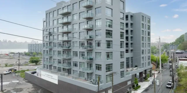 143 Old River Rd Edgewater