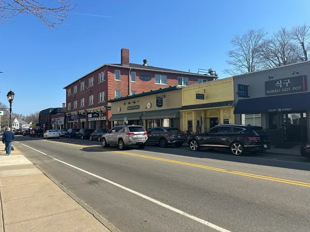 10-12 Court St
