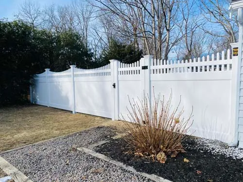work photo from devine-fence.com
