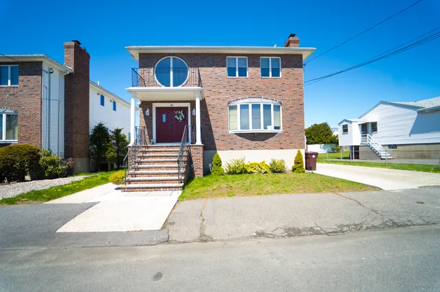Peggy Pratt, Realtor work photo
