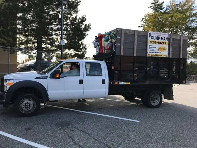 THE DUMP MAN work photo