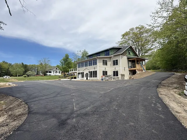 Freshly paved driveway by Saccuzzo Asphalt