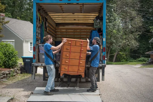 Honor Movers work photo
