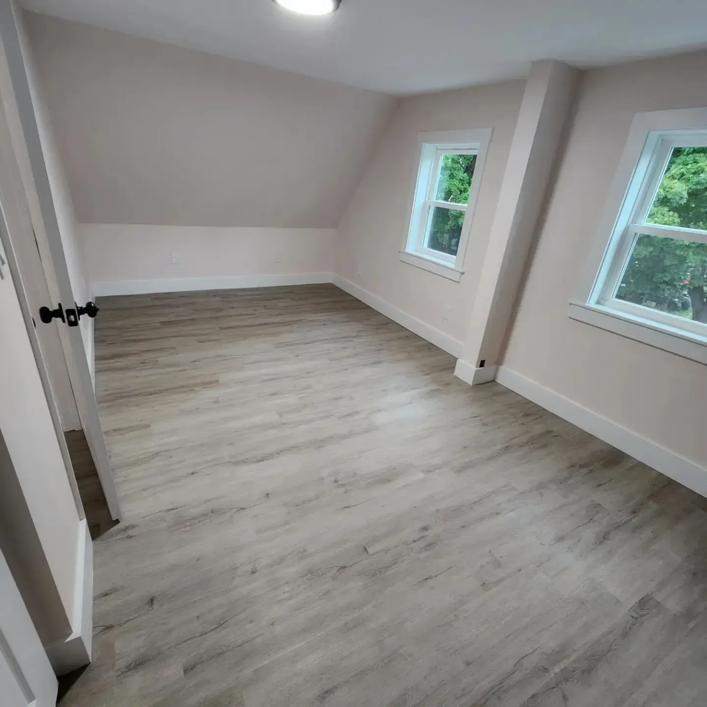 work photo from revolutionhardwoodfloor.com