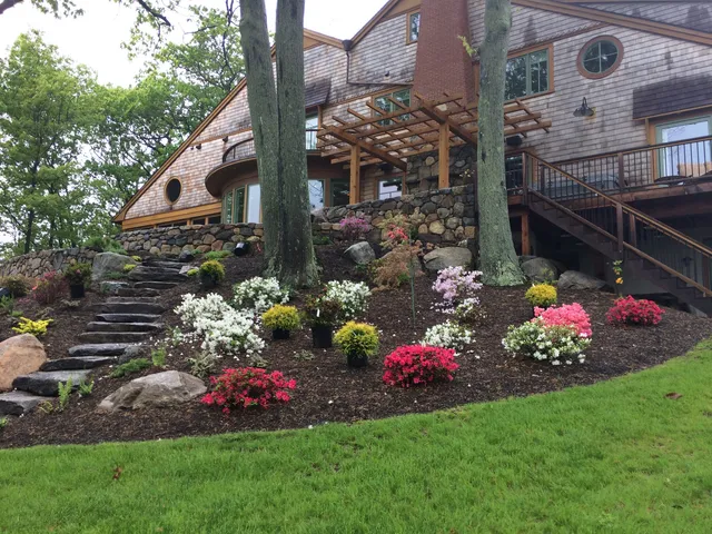 Rue Sherwood Landscape Design, LLC researched project photo