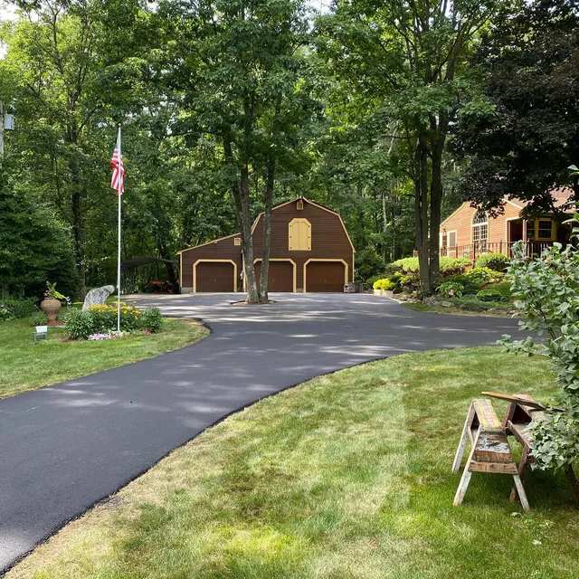 work photo from dmgtruckingpaving.com
