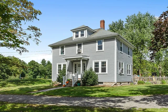 Joanne Smith Realtor work photo