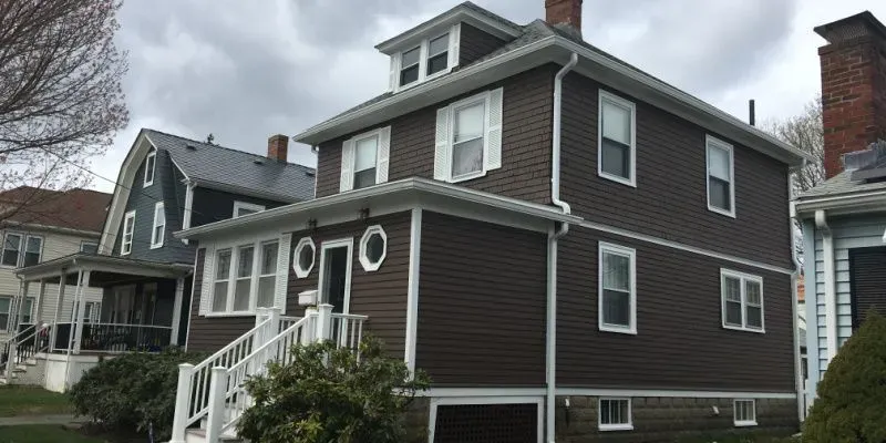 Plainville exteior painting-Brown Colonial-Highpoint Painters-800x400