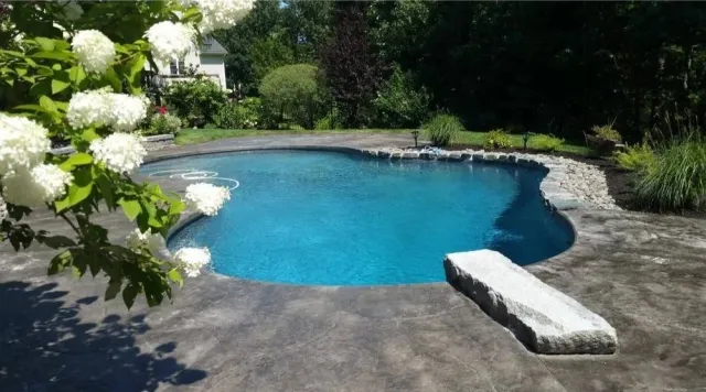pool 2o.jpg