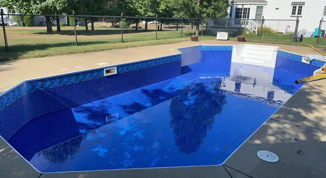 work photo from extremepoolsvc.com