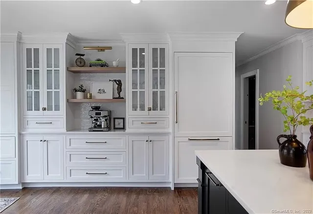 https://0201.nccdn.net/1_2/000/000/127/8bf/harris-kitchen-5.jpg