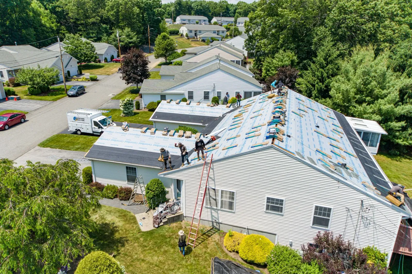 work photo from roofingdoctor.net