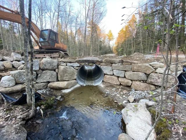 work photo from crestwoodlandscapingnh.com