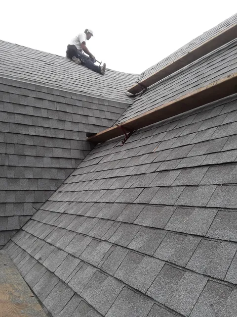 Eli's Roofing