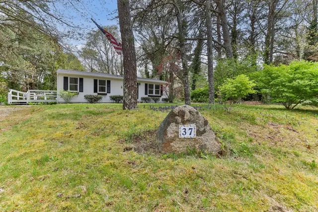 37 Willington Ave