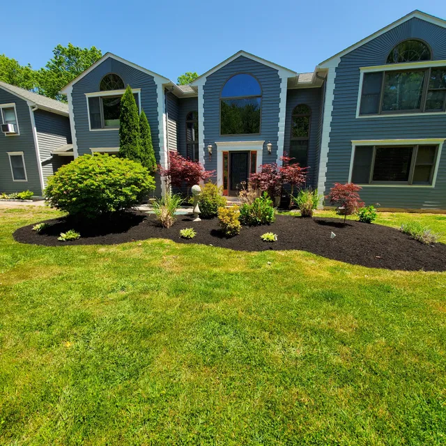 Q's Quality Lawn Care, LLC work photo