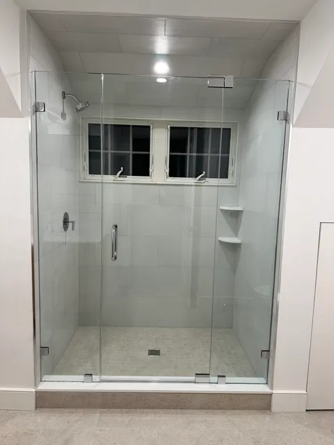 Premium In-Line Glass Enclosure