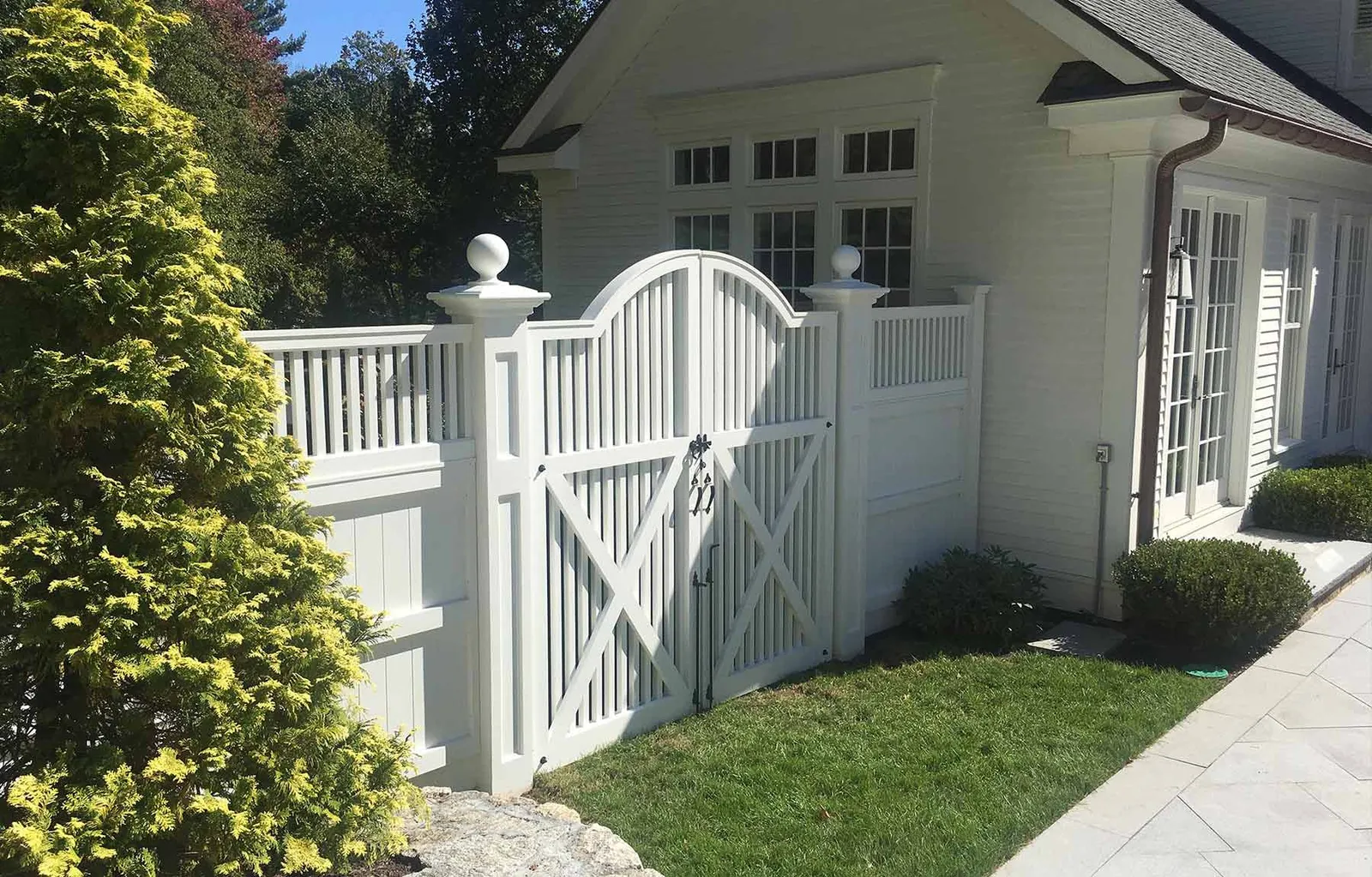 Vinyl Fence Company in Norfolk - Bottom 5