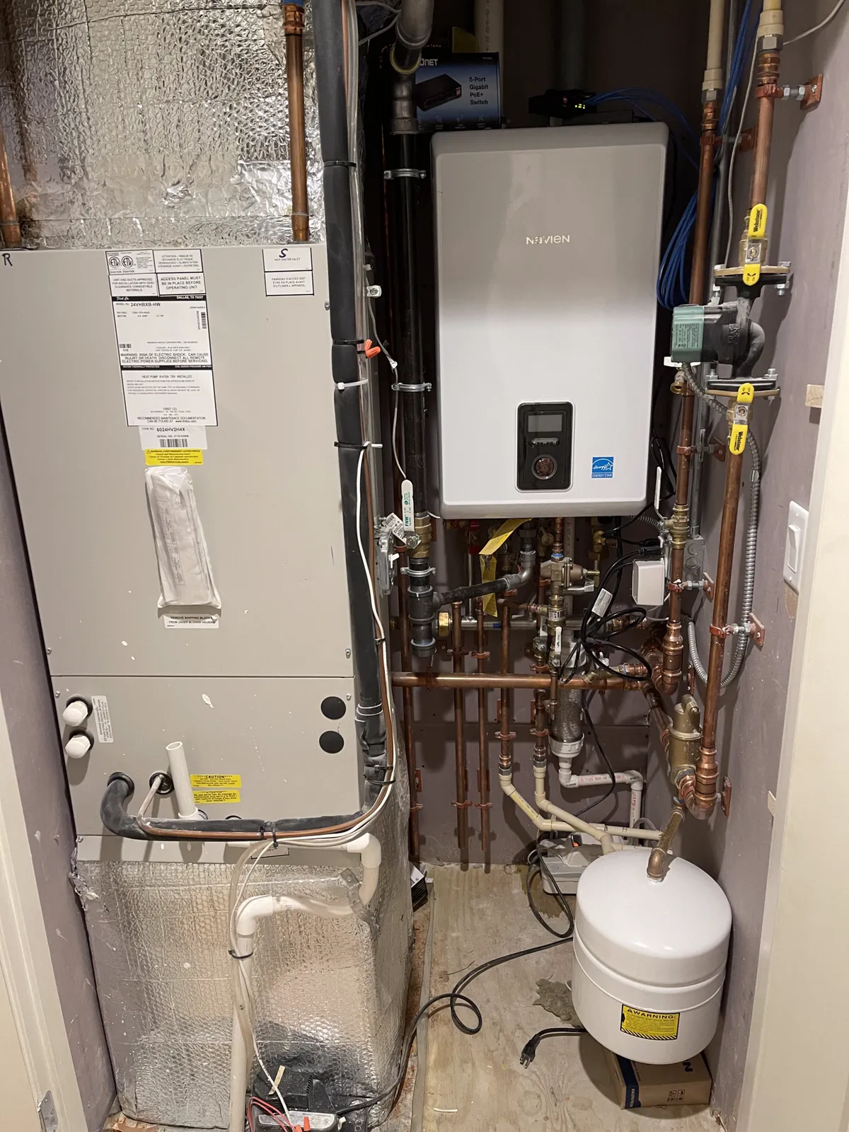 Hydro-air unit and complete duct system on a seven-unit project