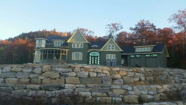 Exterior 3.jpg