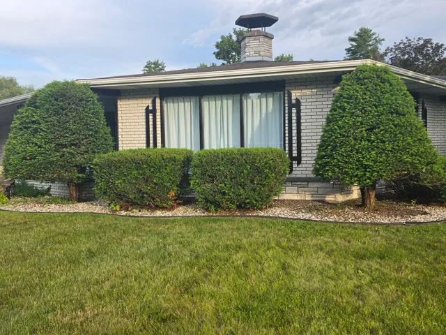 R&B Lawn Care work photo