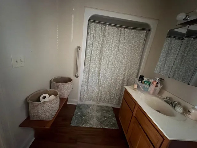 work photo from closetohomecleaning.com