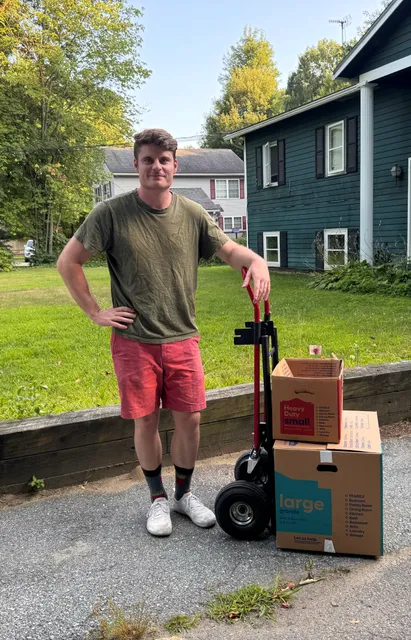 Easy Mode Movers work photo