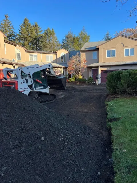 Asphalt paving