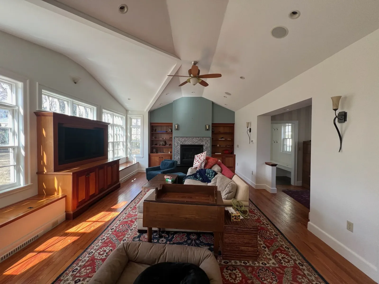 Completed living room painting with vaulted ceiling details by Gallagher Painting