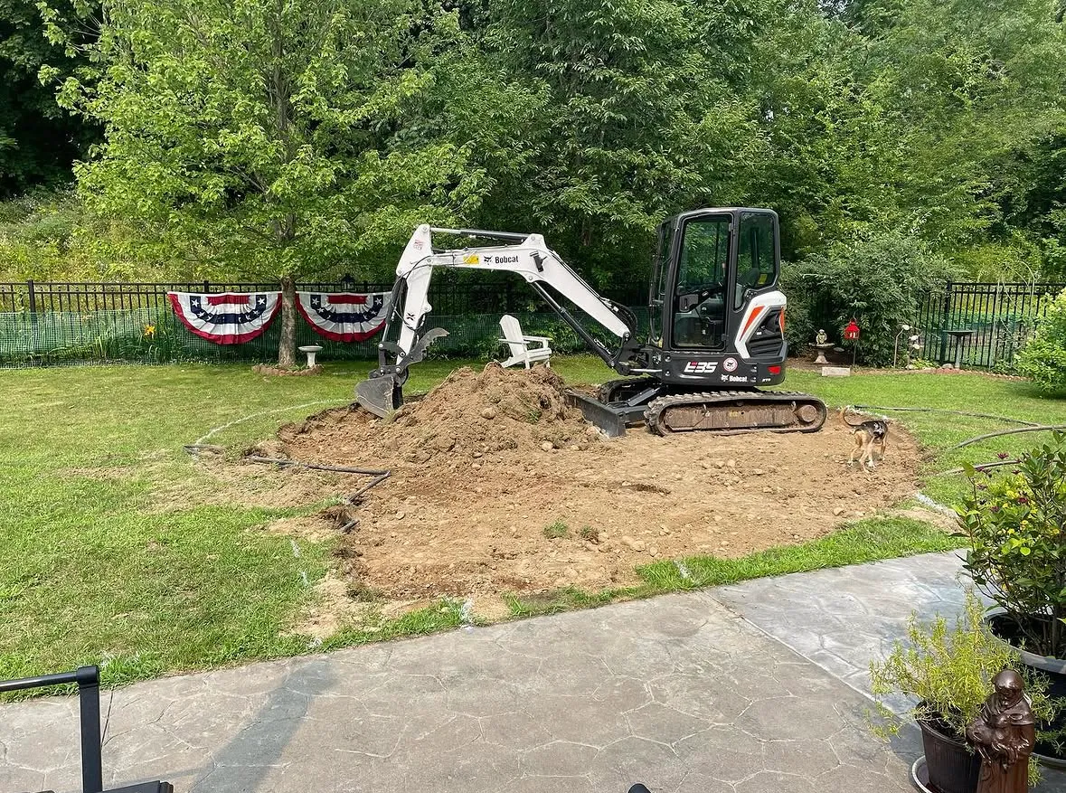 hardscapes_landscape_circlepatio_03.PNG
