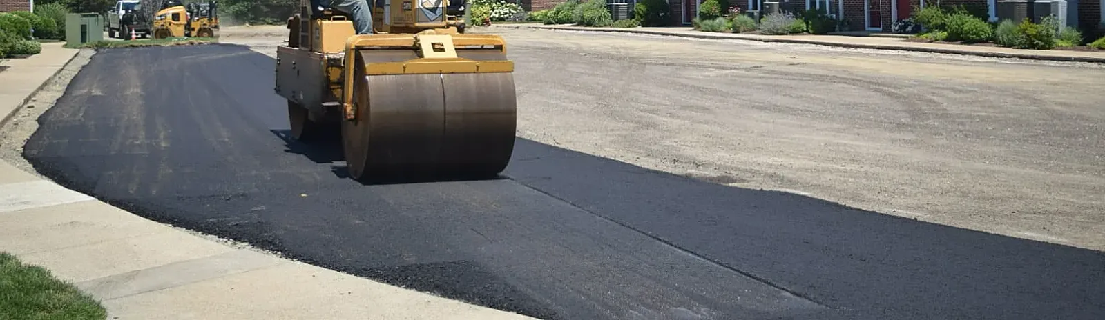 Residential asphalt paving services