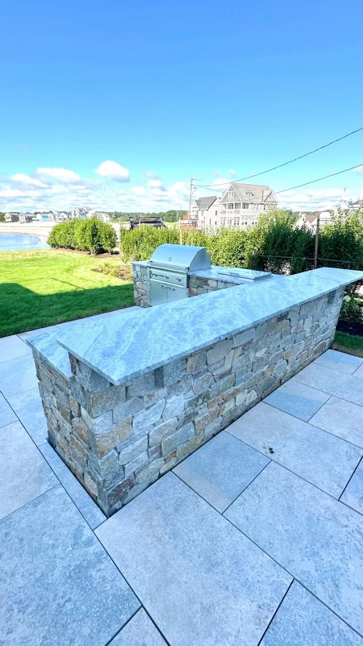 Latest outdoor natural stone kitchen. Peggoty Beach, Scituate Massachusetts 🌊🌞