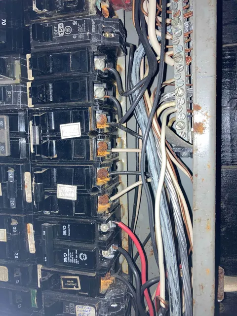 work photo from aaaelectricianservices.com