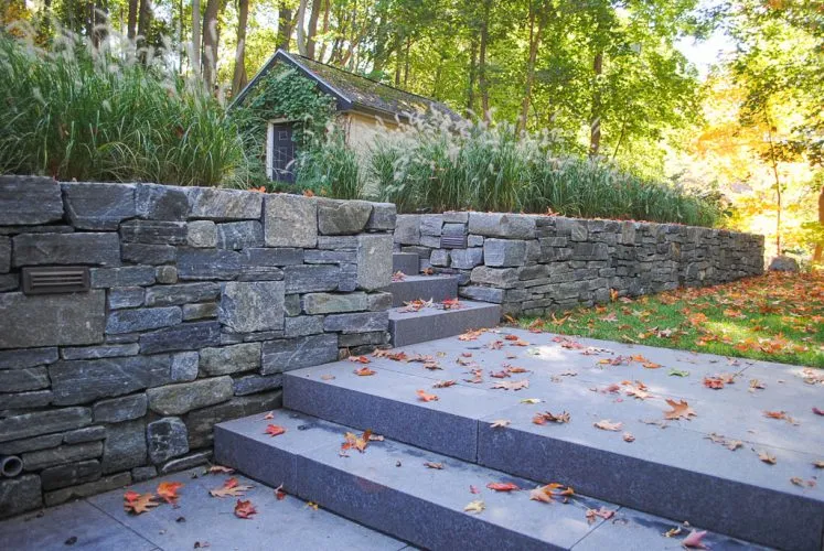 work photo from naturalstonewallsolutions.com
