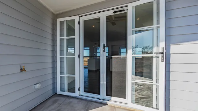 work photo from riscreenandwindowrepair.com