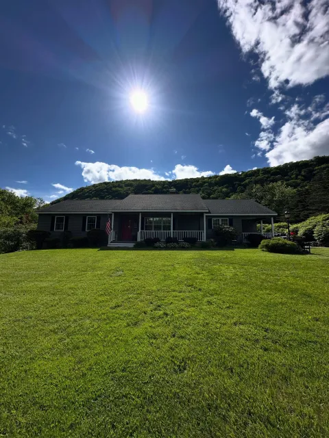 A quality exterior paint job is a lot more than color. Proper prep, attention to detail, and using the right products are what make a finish actually last through New England weather. Proud of how this one came out. Another home protected and refresh