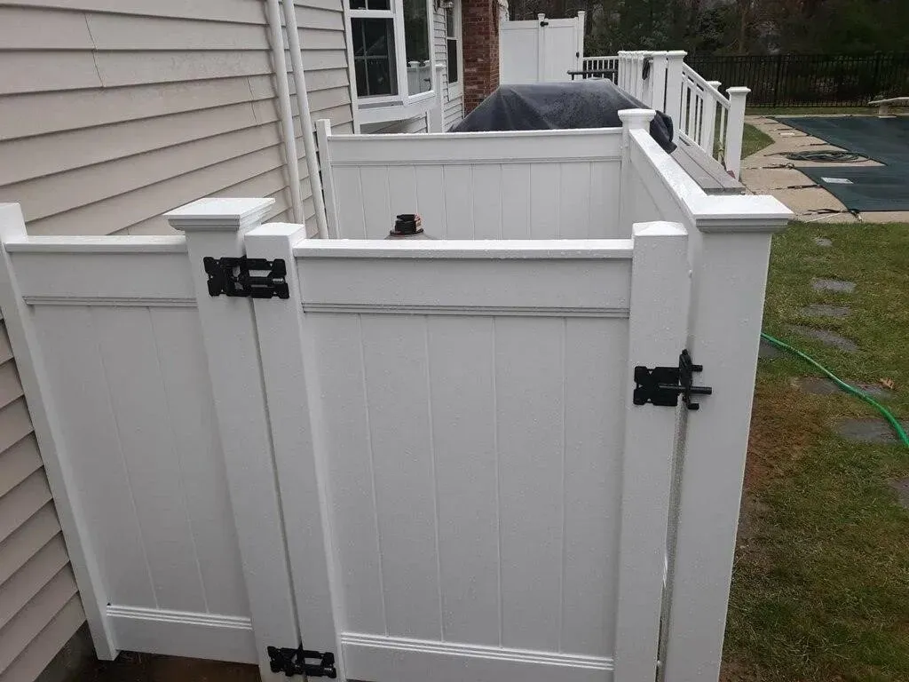 work photo from accuratefencecapecod.com