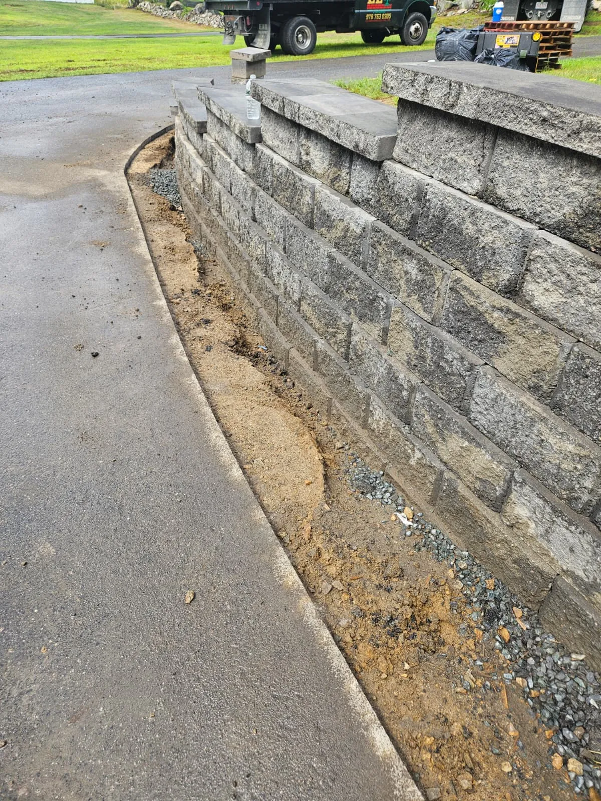 E L Landscaping Construction & Tree Services LLC