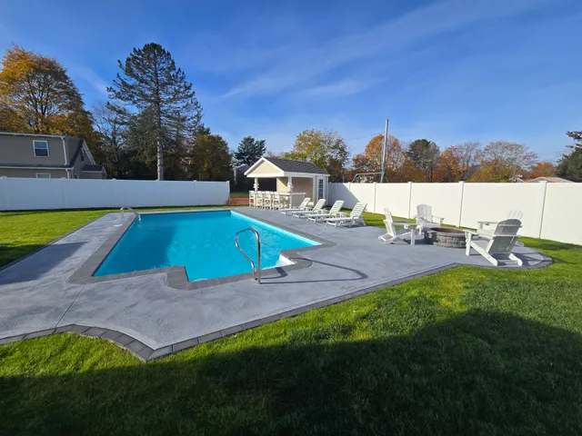 Aqua Design Pools & Hardscapes work photo