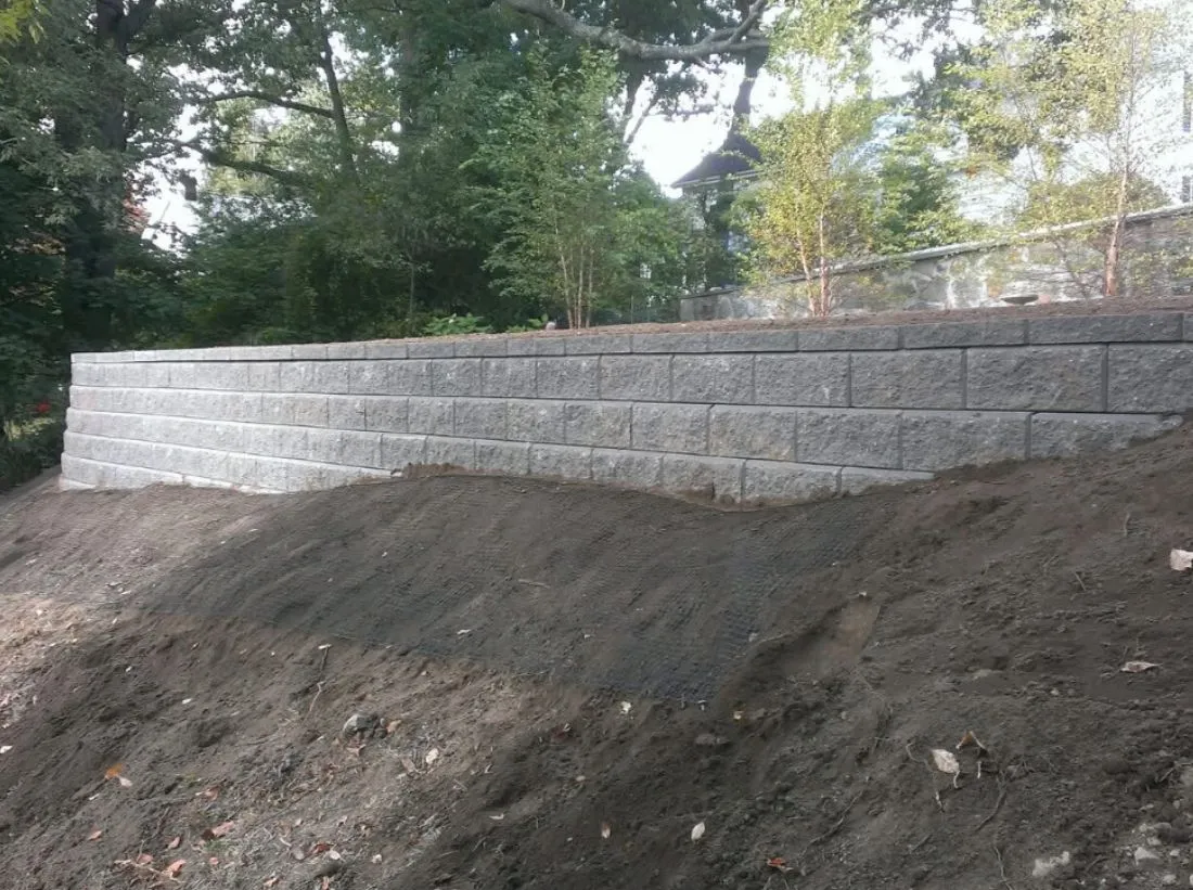 stone retaining wall
