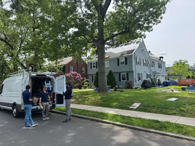 work photo from connecticutroofingsolutions.com