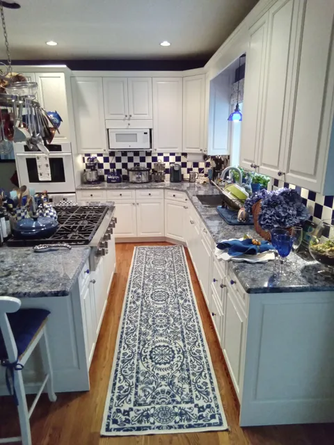Custom Kitchen Cabinets