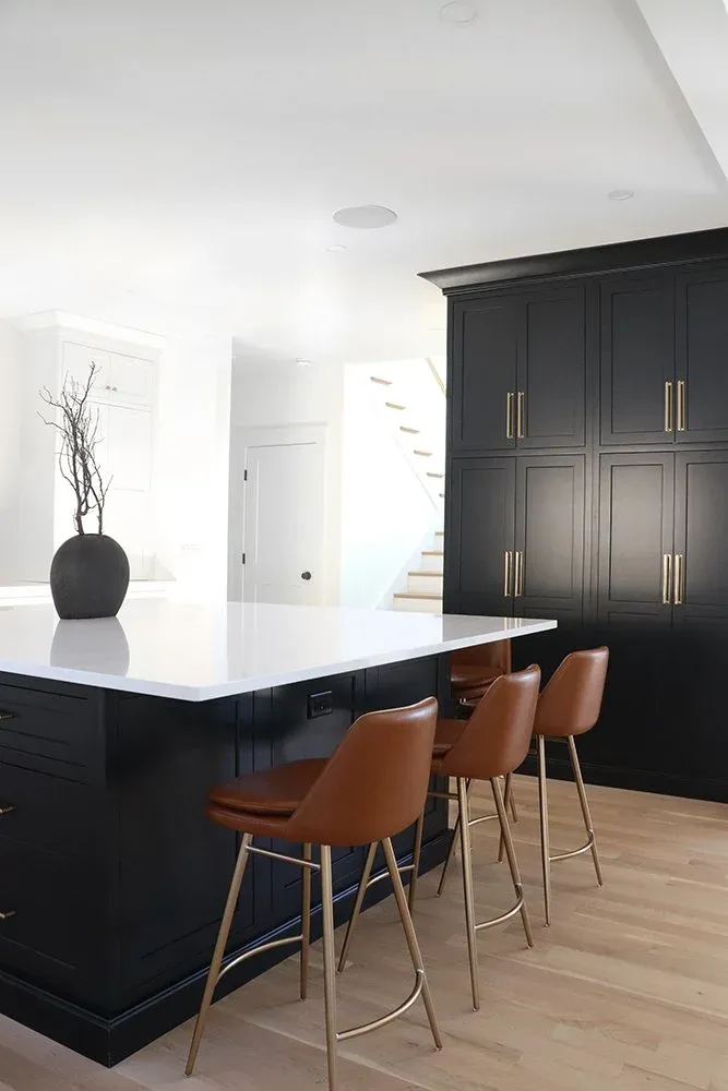 Contemporary kitchen with square island, Plymouth, MA