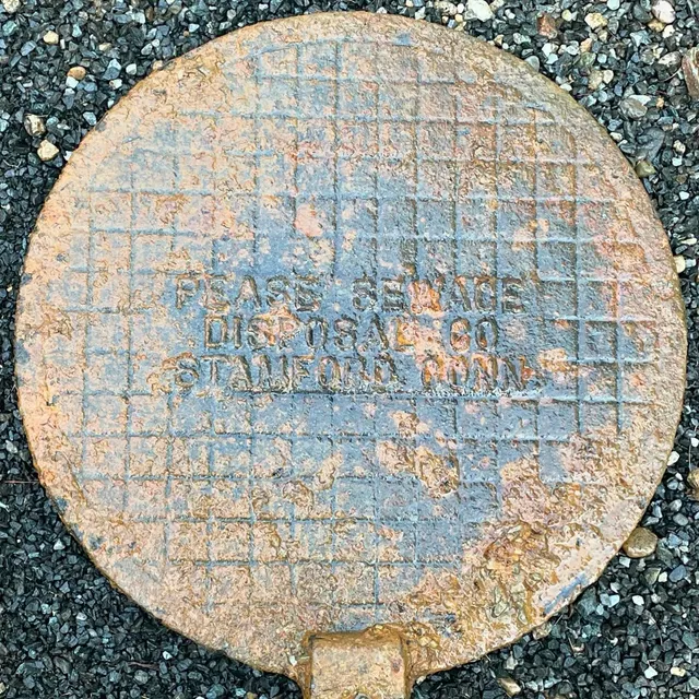 Exciting to find an old Pease manhole cover still in use on a customers tank. Probably dates back to the 50s/60s “PEASE SEWAGE DISPOSAL CO STAMFORD CONN”