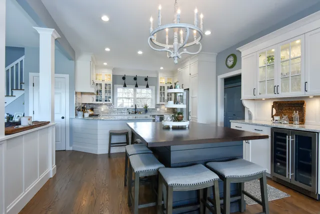 work photo from heritagekitchendesignri.com