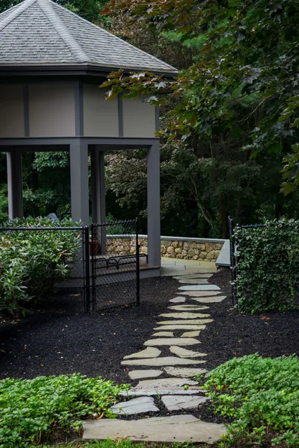 work photo from tjcollinslandscaping.com
