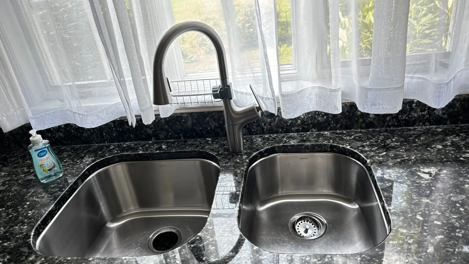 perfect-cleaning-stainless-sink-clean.jpg