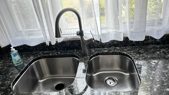 perfect-cleaning-stainless-sink-clean.jpg