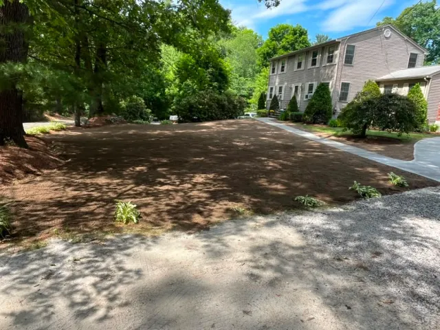 work photo from luxurylandscapinginc.com